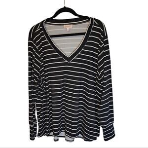 Molly & Isadora Top – Size 3X – Black & White V-Neck Cabincore Cozycore
